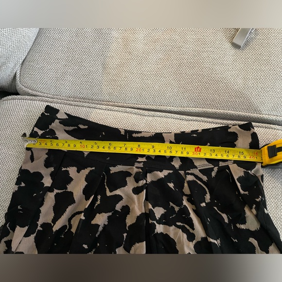 NWOT slight a-line skirt size S - Picture 4 of 5